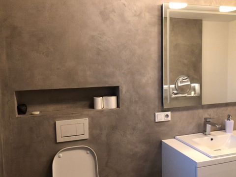 Reference Koupelnových Stěrek 48